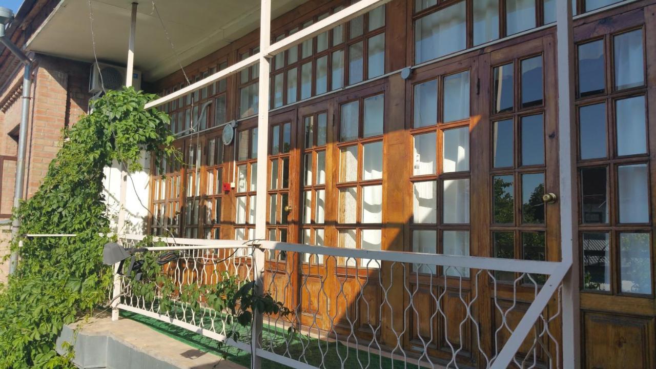 Gulnara Guesthouse Tashkent Bagian luar foto