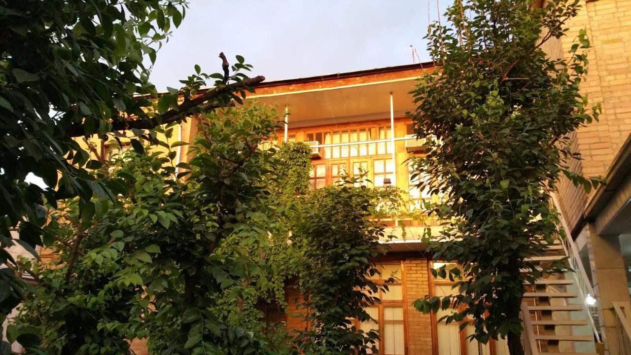 Gulnara Guesthouse Tashkent Bagian luar foto