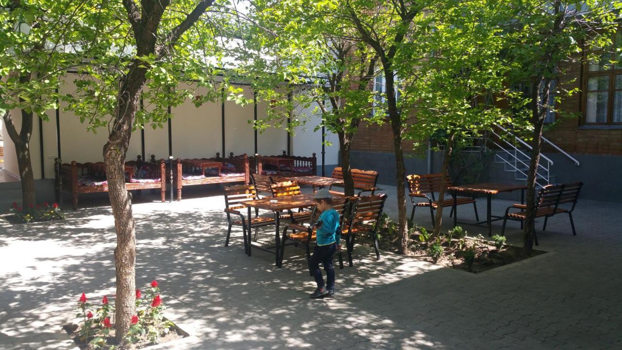 Gulnara Guesthouse Tashkent Bagian luar foto