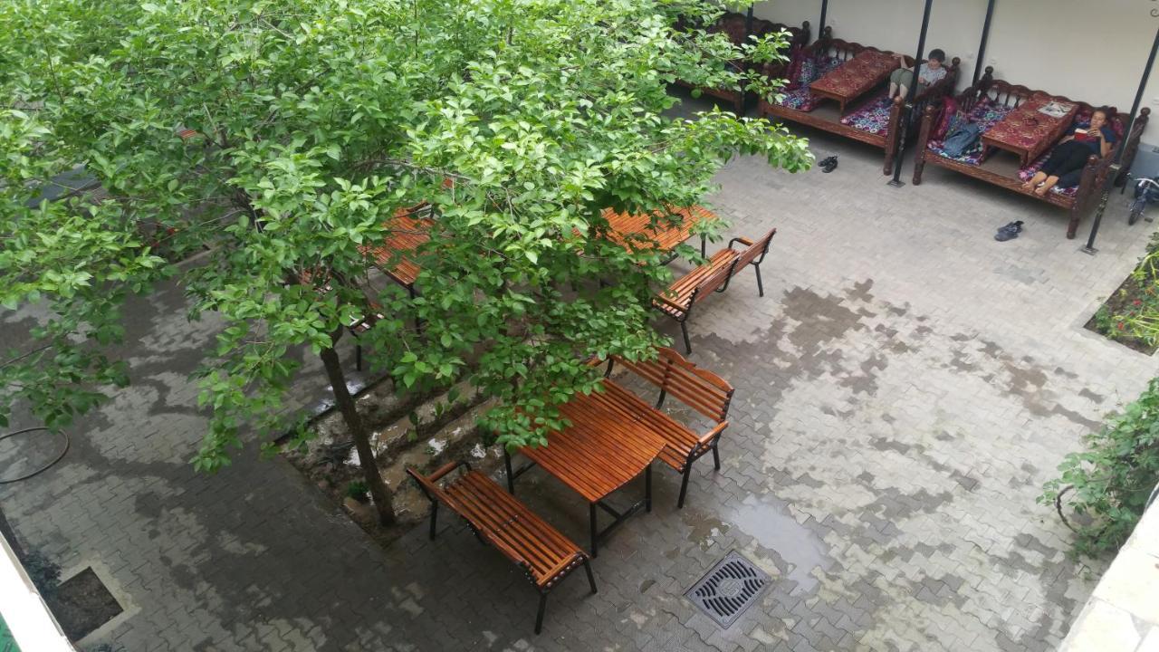 Gulnara Guesthouse Tashkent Bagian luar foto