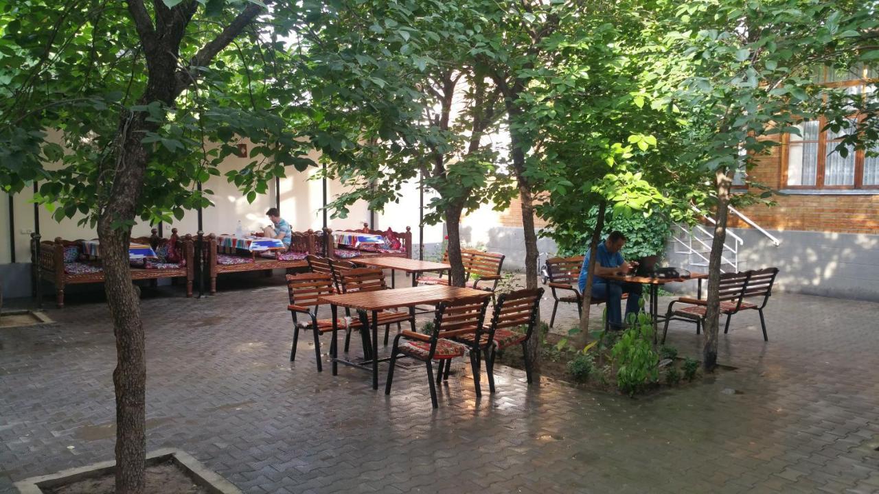 Gulnara Guesthouse Tashkent Bagian luar foto